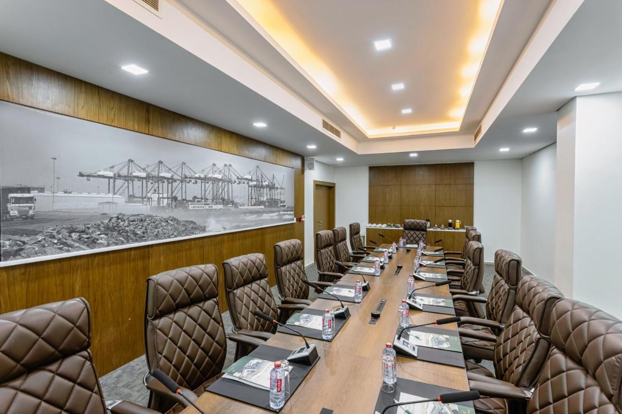 Alisa Hotel 테마 외부 사진