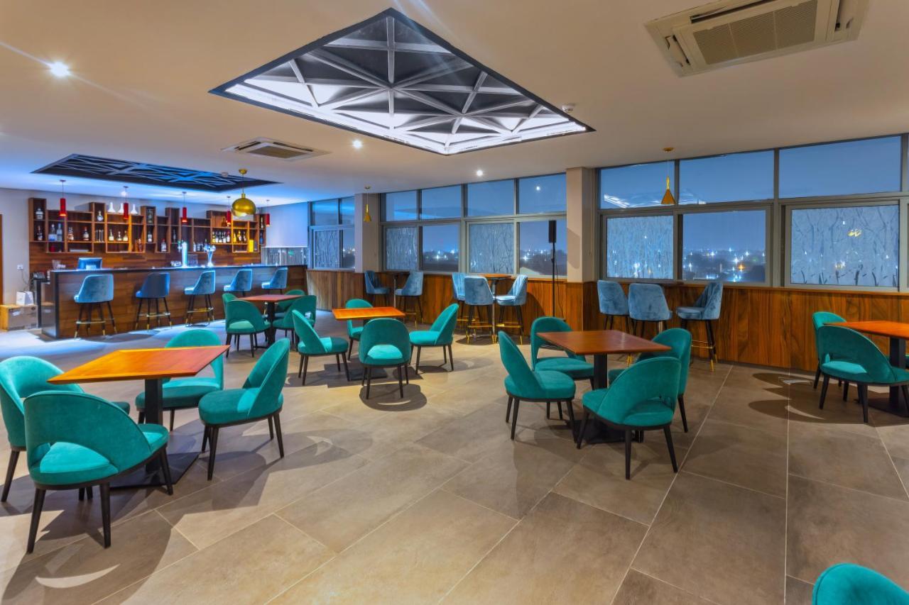 Alisa Hotel 테마 외부 사진