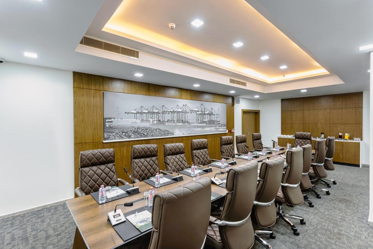 Alisa Hotel 테마 외부 사진